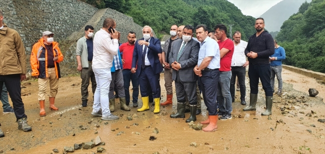 Trabzon'da sağanak heyelana neden oldu