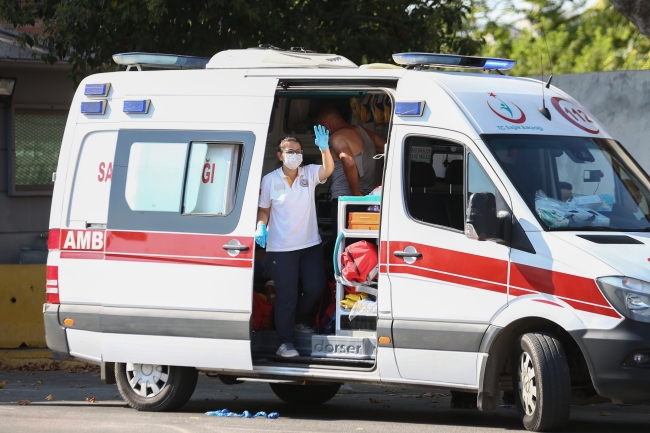 Polis merkezi önündeki silahlı saldırıda 3 kişi yaralandı