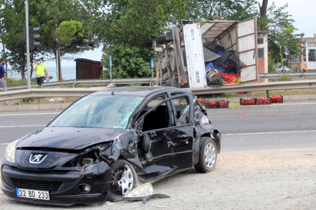 Ordu'da kamyonetle otomobil çarpıştı: 5 yaralı