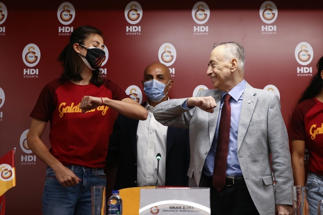 Galatasaray kadın voleybolunda imzalar atıldı