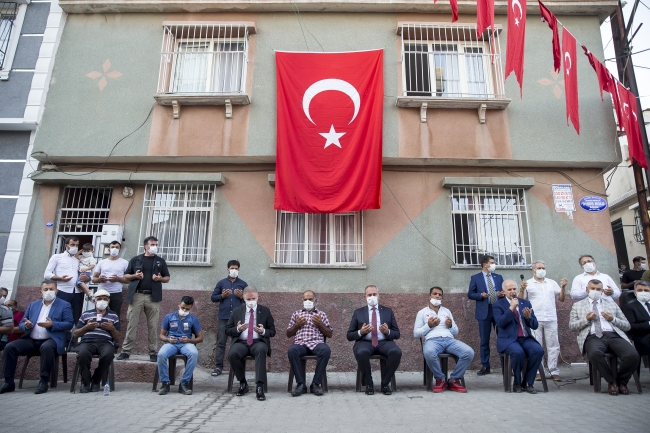 Adalet Bakanı Gül'den şehit ailesine taziye ziyareti