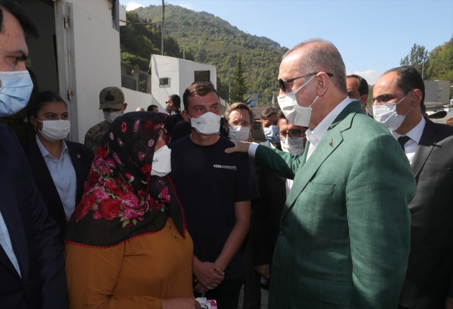 Cumhurbaşkanı Erdoğan sel felaketinin yaşandığı Giresun'da