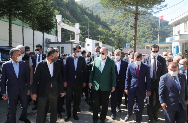 Cumhurbaşkanı Erdoğan sel felaketinin yaşandığı Giresun'da