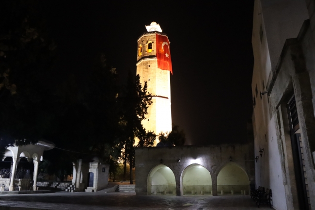 Şanlıurfa'da 3 dine ev sahipliği yapan tarihi Ulu Cami ışıklandırıldı