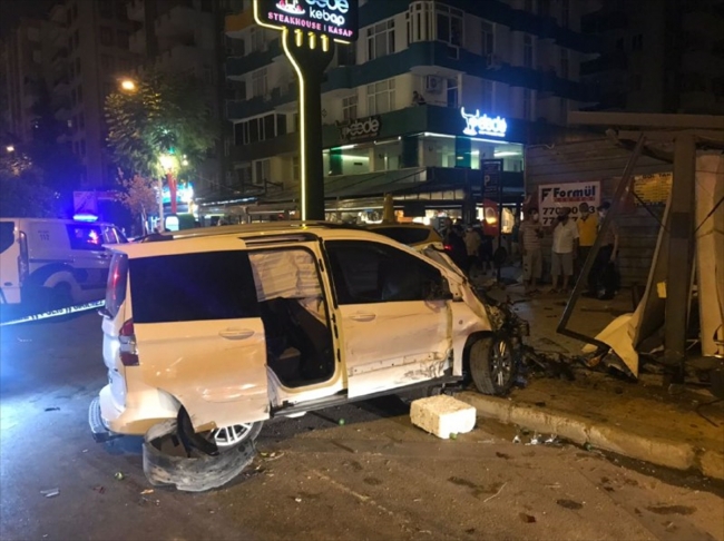 Adana'da zincirleme trafik kazası: 6 yaralı