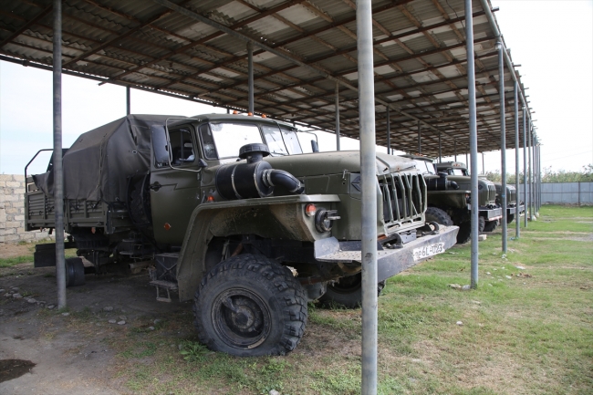 Ermenistan ordusundan ele geçirilen silah, mühimmat ve araçları görüntülendi