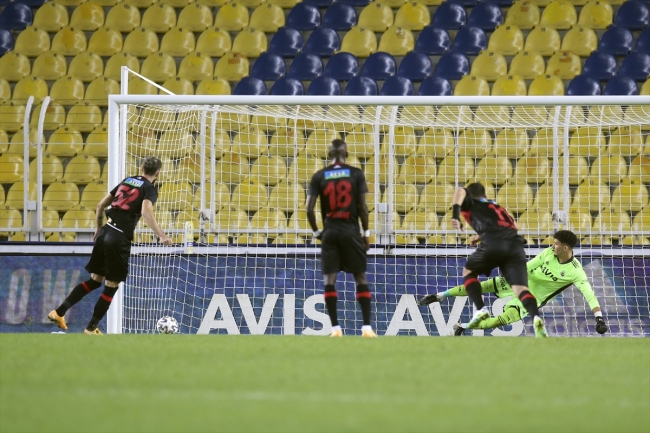 Samatta attı Fenerbahçe kazandı