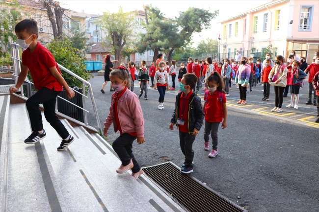 Yüz yüze eğitime geçişte ikinci aşama başladı