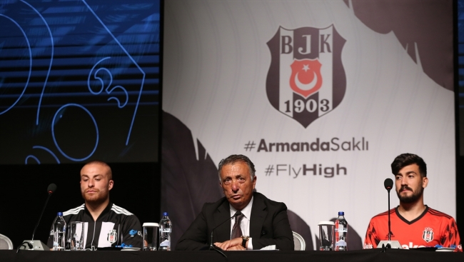 Beşiktaş yeni transferlerini tanıttı