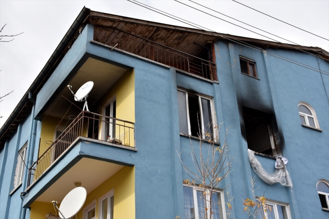 Aksaray'da benzin dökülen soba patladı: 5 ağır yaralı