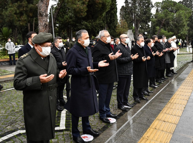 Mehmet Akif Ersoy mezarı başında anıldı