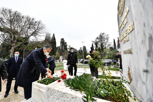 Mehmet Akif Ersoy mezarı başında anıldı