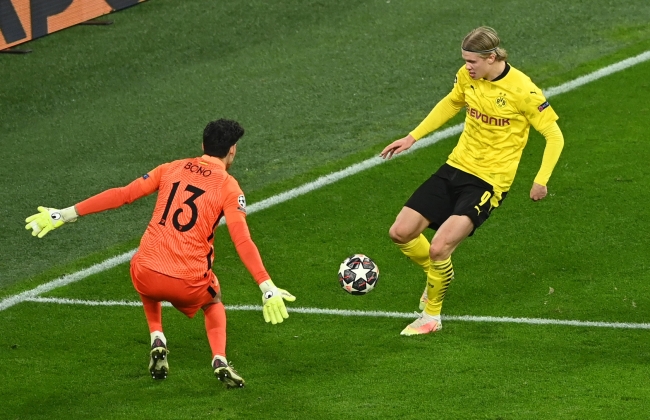 Borussia Dortmund ve Porto tur atladı