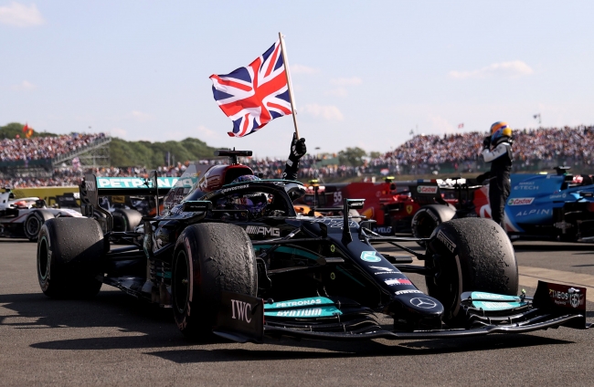 Britanya Grand Prix'sinde zafer Hamilton'ın