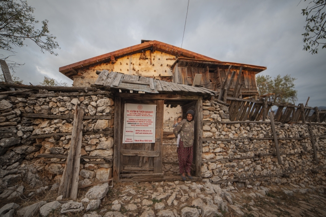 Yıllara meydan okuyan "düğmeli evler" restore ediliyor