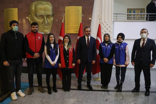 Bakan Kasapoğlu'ndan Iğdır'a yarı olimpik havuz müjdesi