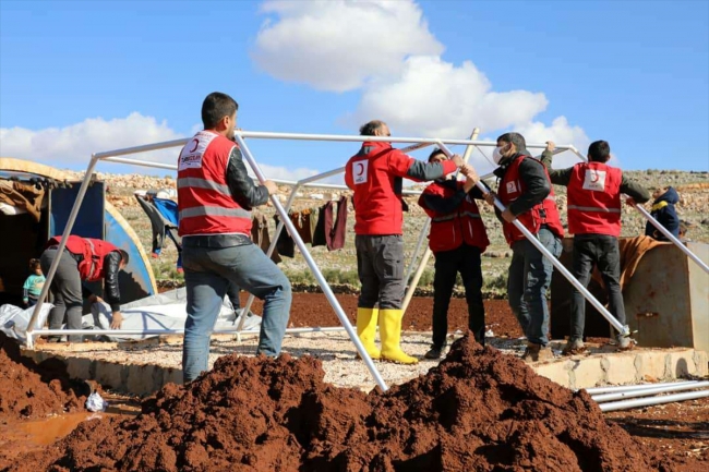 Türk Kızılay'dan İdlib'deki selzedelere yardım