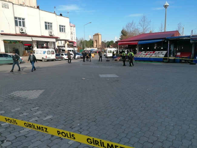 Emniyet müdürlüğünün önünde yeğenini vurdu