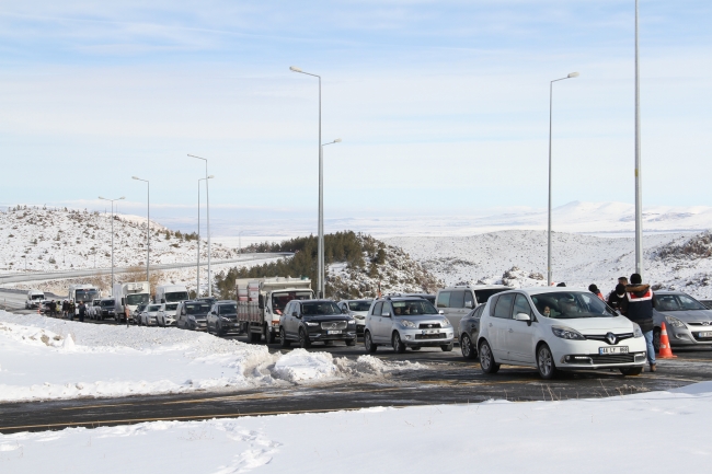 Erciyes Kayak Merkezi yolunda Jandarma denetimi