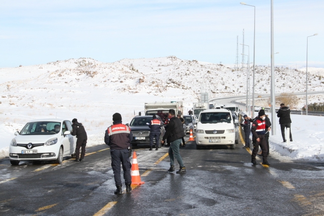 Erciyes Kayak Merkezi yolunda Jandarma denetimi