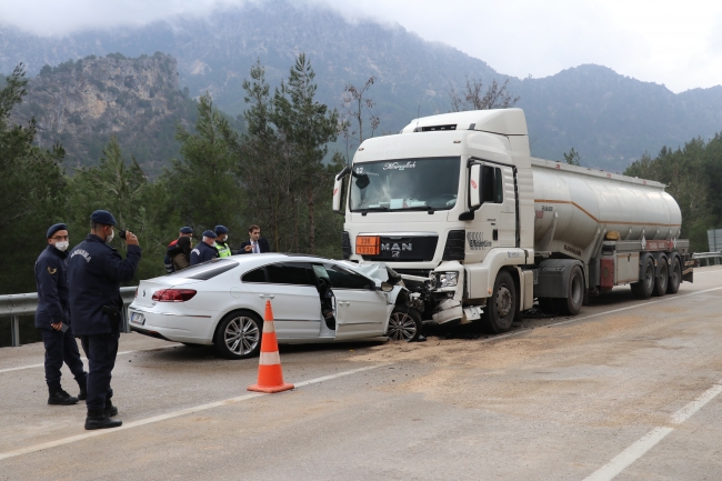 Burdur'da tankerle otomobil çarpıştı: 1 ölü