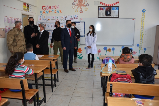 Van Bitlis, Muş ve Hakkari'de okullar yüz yüze eğitime başladı