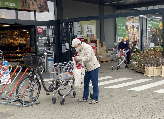 Almanya'da COVID-19 tedbirleri kademeli olarak gevşetiliyor