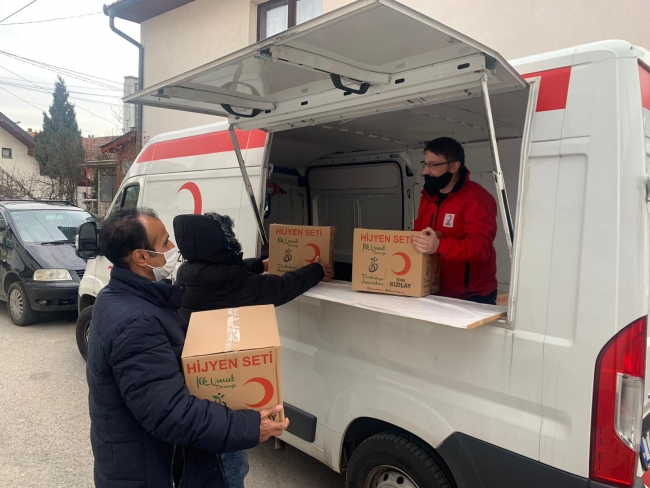 Türk Kızılay’ından Bosna Hersek'te mültecilere hijyen seti