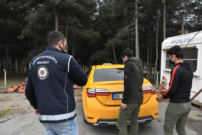 Taksiyle Ankara'dan Trabzon'a giden 9 kaçak göçmen yakalandı