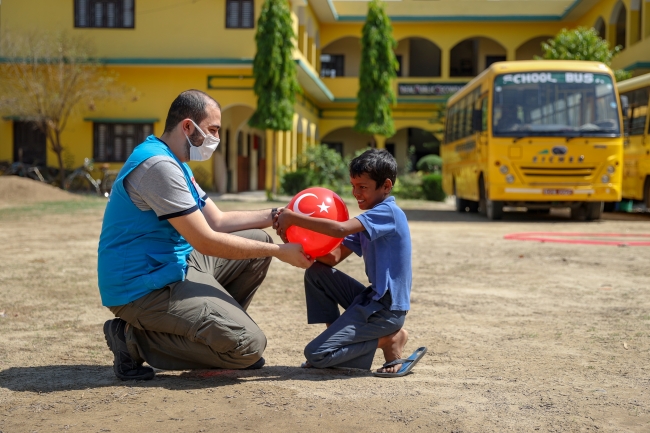 Türkiye'den Nepal'deki ihtiyaç sahiplerine yardım eli