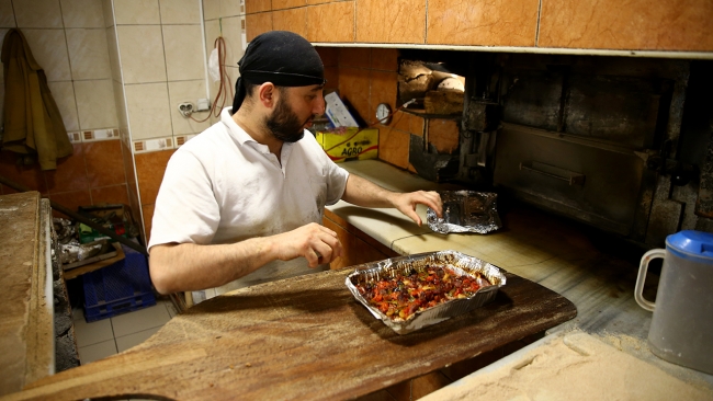 Kayseri lezzetlerinden 'fırın ağzı' iftar sofralarını süslüyor