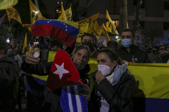 Arjantin'de Küba'daki protestolar nedeniyle gösteri düzenlendi