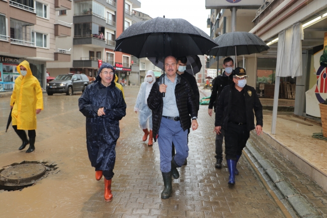 Bakan Soylu'dan Arhavi'deki çalışmalara katılan personele teşekkür