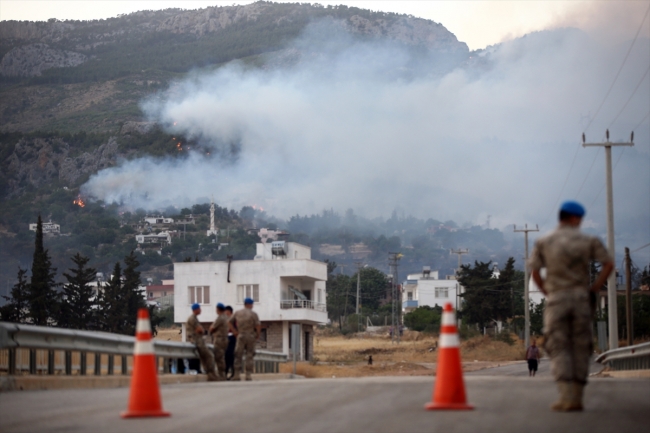 Silifke'deki orman yangınına müdahale sürüyor