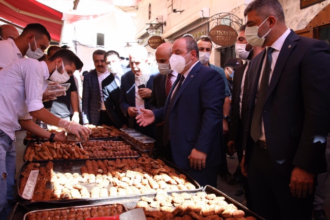 Bakan Varank, Mardin’de esnafı ziyaret etti