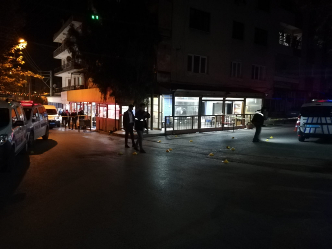 İzmir'de silahlı kavga: 1 ölü, 4 yaralı