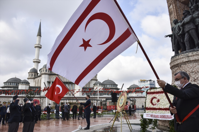 KKTC'nin kuruluş yıl dönümü Taksim'de kutlandı