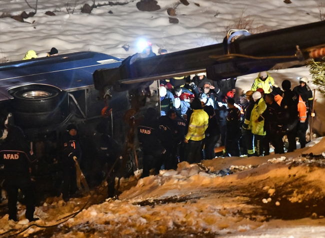 Gaziantep'te yolcu otobüsü devrildi: 28 yaralı