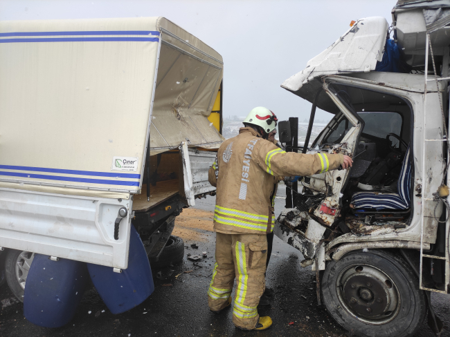 İstanbul'da iki zincirleme trafik kazası: 4 yaralı