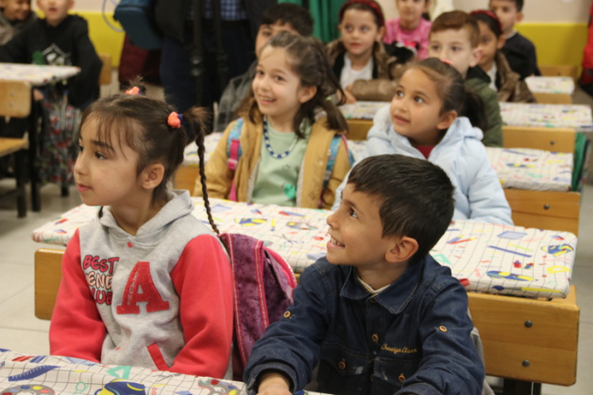 Depremden etkilenen 3 ilde öğrenciler dersbaşı yaptı