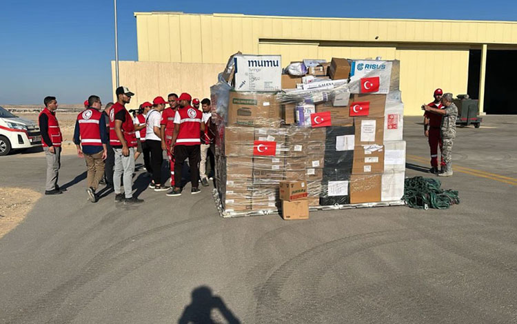 Gazzeli siviller için yardım taşıyan üçüncü uçak yola çıktı