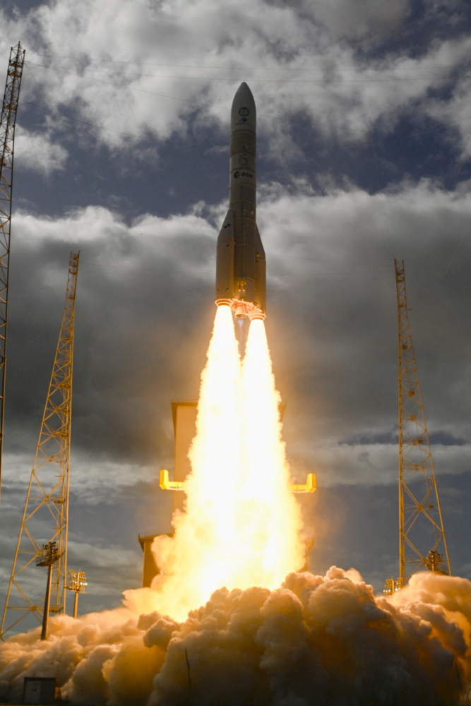 Avrupa Uzay Ajansı'nın yeni roketi Ariane 6 ilk kez fırlatıldı
