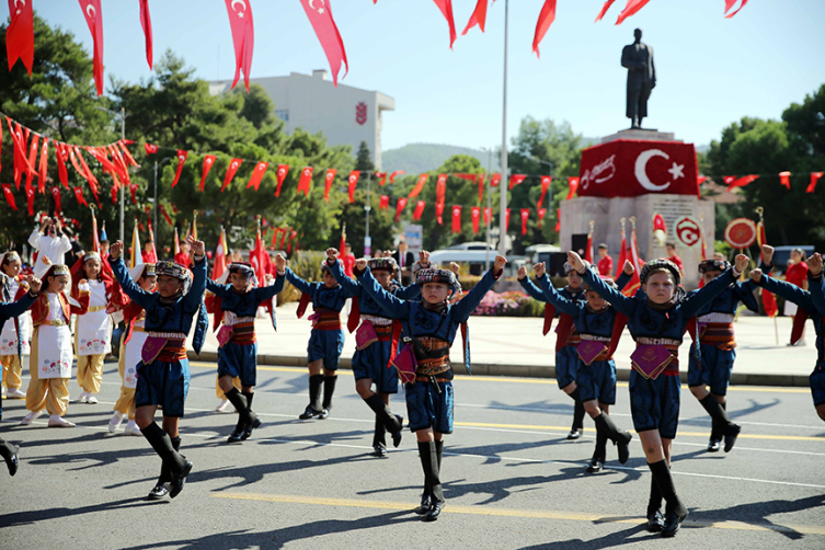 Büyük Zafer'in 102. yıl dönümü coşkuyla kutlandı