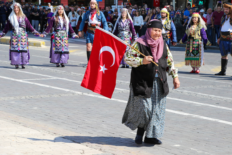 Büyük Zafer'in 102. yıl dönümü coşkuyla kutlandı