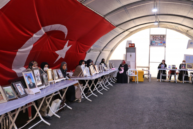 Evlat nöbetindeki kardeş: Ablamı almadan gitmeyeceğim