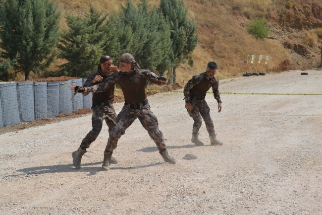 Siirt'te özel harekat polislerinden tatbikat