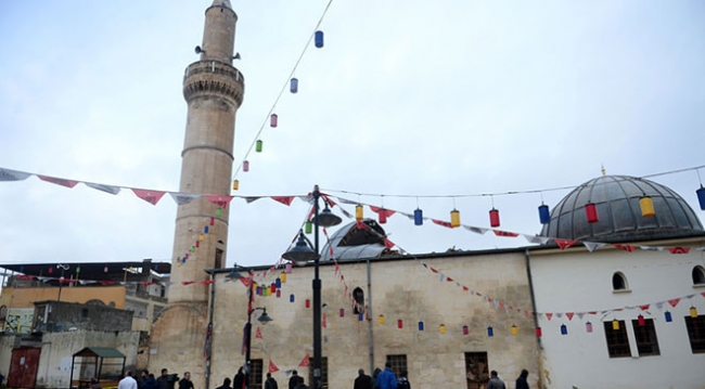 Roket mermisinin düştüğü üç asırlık Çalık Camisi