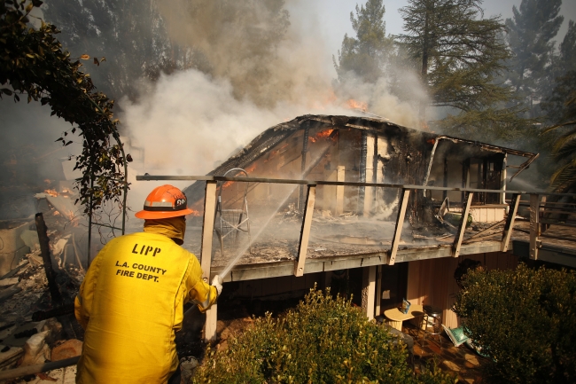 California'daki orman yangınlarında bilanço ağırlaşıyor