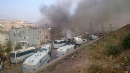 Cizre'de polis noktasına bombalı saldırı