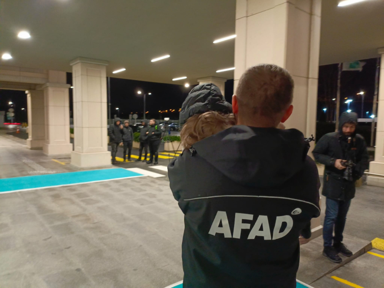 Gazze'den tahliye edilen Türk vatandaşları İstanbul'a geldi